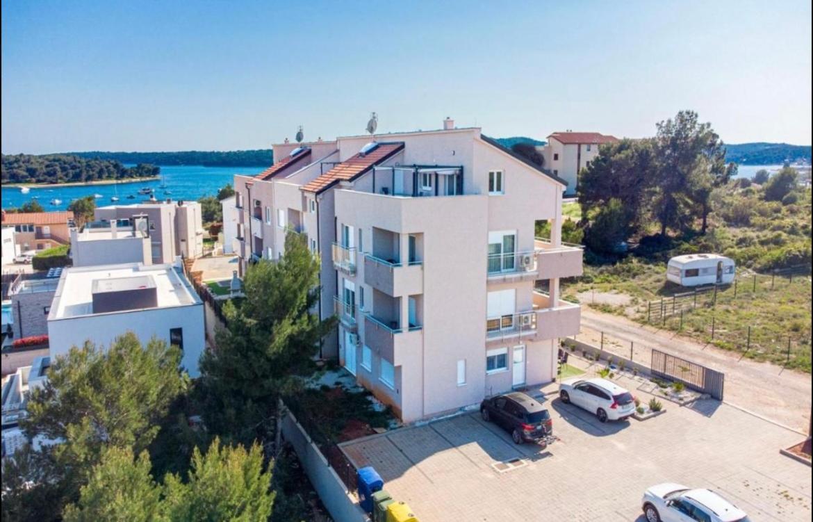 Apartman Yacht Medulin Bagian luar foto